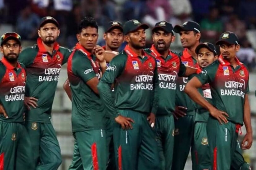 এক ঝলকে দেখে নিন ভারতের বিরুদ্ধে বাংলাদেশের সম্ভাব্য একাদশ: তানজিদ হাসান, লিটন দাস, নাজমুল হোসেইন শান্টো, শাকিব আল হাসান (অধিনায়ক), মেহেদি হাসান মিরাজ, মুশফিকুর রহিম (উইকেটকিপার), তোহিদ হৃদয়, মেহেদি হাসান, তাসকিন আহমেদ, শরিফুল ইসলাম, মুস্তাফিজুর রহমান।