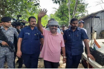 বাসন্তীতে রাজ্যপাল সি ভি আনন্দ বোস৷
