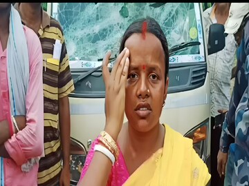 বিজেপি বিধায়ক চন্দনা বাউরির গাড়িতে ‘হামলা’