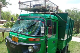 গাড়িতে ভাঙচুরের অভিযোগ