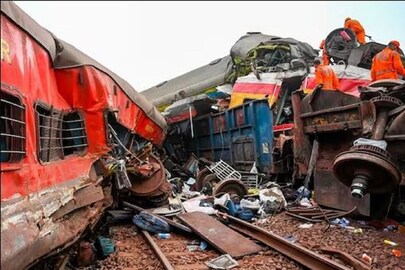 ওড়িশায় এমনই ভয়াবহ দুর্ঘটনার সাক্ষী ছিল দেশ৷ ছবি- এএফপি