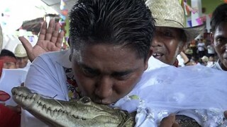 মেক্সিকোর মেয়রের বিয়ের ভিডিও এখন ভাইরাল সোশ্যাল মিডিয়ায়! (Photo Courtesy: AFP)