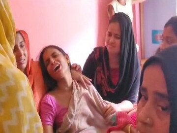 বিয়ে বাড়িতে এসে গঙ্গায় স্নান করতে গিয়ে তলিয়ে গেল দুই বোন !