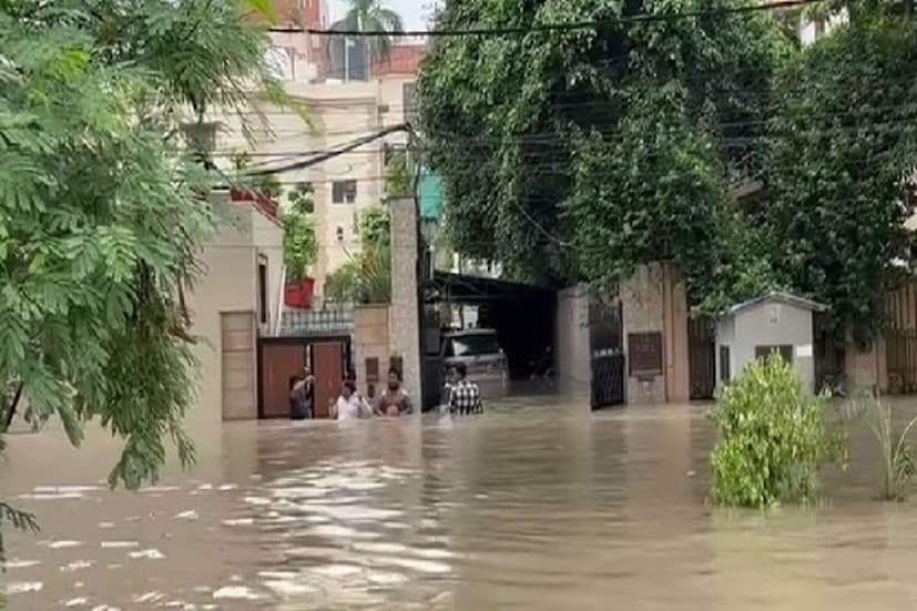 দিল্লির বন্যার গতিবেগে কিছুটা ভাঁটা পড়েছে ৷ ITO-র সড়ক জলের তলায় ৷ প্রতীকী ছবি ৷