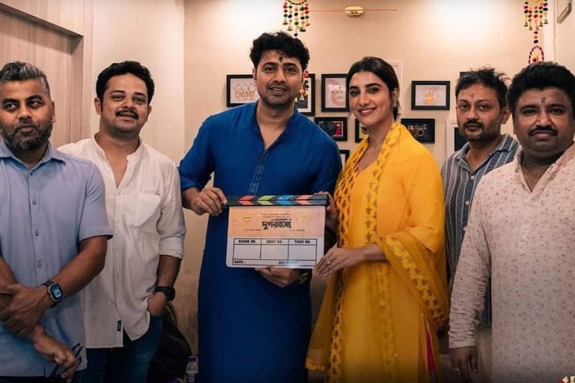 এই ছবিতে ব্যোমকেশ রূপে দেব তো থাকছেনই তার পাশাপাশি অজিতের চরিত্রে থাকছেন অম্বরিশ ভট্টাচার্য এবং সত্যবতীর চরিত্রে রুক্মিণী মৈত্র। তাছাড়াও ছবিতে দেখা যাবে রজতাভ দত্ত, সত্যম ভট্টাচার্যের মতো অভিনেতাদের।