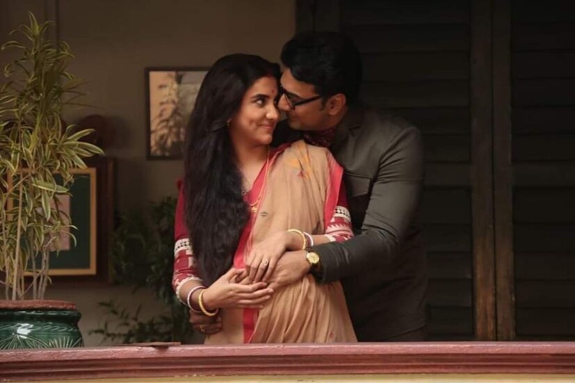 তার কারণ হিসেবে দেব বলেন &quot;বউ যদি অন্তঃসত্ত্বা হয় সেখানে ব্যোমকেশ বা অজিত কারওরই সিগারেট খাওয়া উচিত না। কারণ আমরাই আমাদের সোসাইটিকে রিপ্রেজেন্ট করি। শুধু বউ না, বাড়িতে কেউ যদি প্রেগন্যান্ট থাকেন তাঁর কাছে ধূমপান করা একদম উচিত নয়। এটা সত্যি তাঁর জন্য ভীষণভাবে ক্ষতিকর। আমরা সেই বার্তাটাই দর্শকের কাছে পৌঁছে দিতে চাইছি। গল্পটা ১৯৪২ সালের কিন্তু বর্তমান যুগেও যেন সেটা সমানভাবে প্রাসঙ্গিক হয় সেটাই আমাদের মূল চেষ্টা ছিল।&quot; 