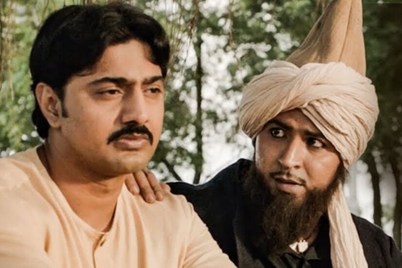 তাছাড়াও দেবের জনপ্রিয় ছবি 'গোলন্দাজ' ছবিতে দেবকে দেখা গিয়েছিল নগেন্দ্র প্রসাদ সর্বাধিকারীর ভূমিকায়। সেখানে অনির্বাণকেও দেখা গিয়েছিল বিপ্লবী চরিত্রে। সেখানে কখনও তিনি বহুরূপীর দলে আবার কখনও তিনি সন্ন্যাসী সেজে ধরা দিয়েছিলেন পর্দায়। 