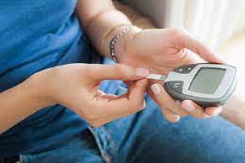 High Blood Sugar Control Tips: ডায়াবেটিস কোচ ও ফিটনেস নিউট্রিশন স্পেশ্যালিস্ট অনুপম ঘোষ জানিয়েছেন বাদামে, ভিটামিন, মিনারেল, ফাইবার ও ক্যালশিয়াম ইত্যাদি থাকে যা সুগারকে নিয়ন্ত্রিত করে ৷ প্রতীকী ছবি ৷