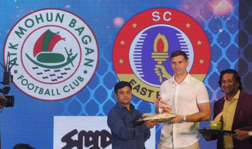 ইস্টবেঙ্গলের লাল হলুদ উত্তরীয় এবং মাছ ছাড়াও কারো পুরস্কার ছিল আর্জেন্টিনর গোলরক্ষকের জন্য