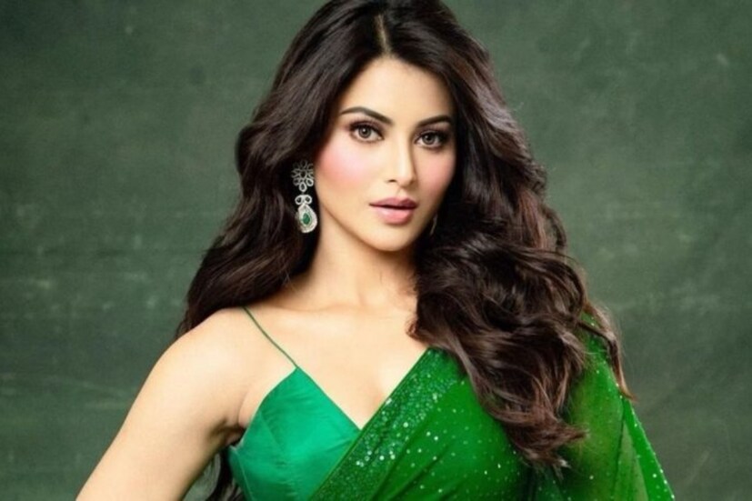 বলিউডে এখন আর সেভাবে দেখা যায় না অভিনেত্রী উর্বশী রাউতেলাকে৷ ফ্যাশন শো, রিয়্যালিটি শো-এর জনপ্রিয় মুখ উর্বশী৷ ফ্যাশন উইকে যোগ দিতেই ফ্রান্সে গিয়েছিলেন উর্বশী৷ সেখানে গিয়েই চরম বিপদে পড়েছেন নায়িকা৷