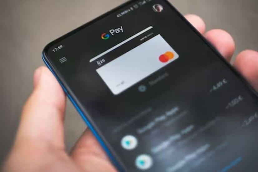 এরপর নিচে স্ক্রল করতে হবে এবং UPI Lite ফিচারটি খুঁজে নিতে হবে। এরপর সেখানে ক্লিক করতে হবে। এরপর নির্দেশাবলী এবং বিবরণ সহ একটি নতুন স্ক্রিন উপস্থিত হবে। এরপর ইউজারদের activate UPI Lite অপশনে ক্লিক করতে হবে। এরপর ইউজারদের ব্যাঙ্ক অ্যাকাউন্ট লিঙ্ক করতে হবে এবং পরবর্তী প্রক্রিয়াটি সম্পূর্ণ করতে হবে।