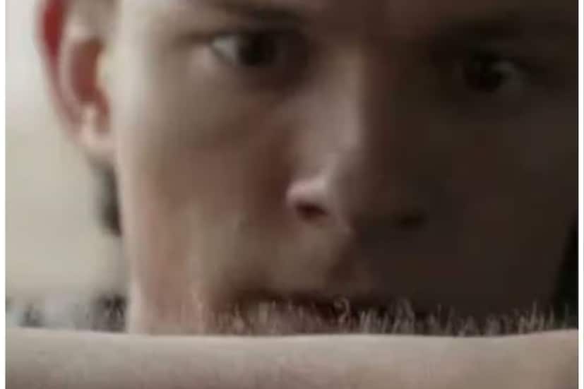 ভয়ঙ্কর কিছুর মুখোমুখি হলে বা সাঙ্ঘাতিক কিছু ঘটে গেলে অনেক সময় গায়ের লোম খাড়া হয়ে যায়। তবে শুধু ভয়ে নয় সিনেমার কোনও লোমহর্ষক দৃশ্য বা পারফরম্যান্স দেখলেও গায়ের লোম খাড়া হয়ে যায়। ভয়ঙ্কর কিছুর মুখোমুখি হলে বা সাঙ্ঘাতিক কিছু ঘটে গেলে অনেক সময় গায়ের লোম খাড়া হয়ে যায়। তবে শুধু ভয়ে নয় সিনেমার কোনও লোমহর্ষক দৃশ্য বা পারফরম্যান্স দেখলেও গায়ের লোম খাড়া হয়ে যায়।