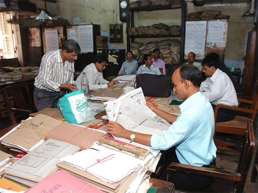 চিকিৎসকদের উৎসাহ দেওয়ার জন্য এই সিদ্ধান্ত কার্যকর হতে পারে ৷ খুব তাড়াতাড়ি কার্যকর হতে পারে যার অন্তর্গত সরকারি চিকিৎসকদের অবসরের বয়স ৬২ থেকে ৬৫ করা হতে পারে ৷ প্রতীকী ছবি ৷
