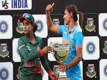 ভারতের নাম ডুবিয়েছেন হরমনপ্রীত! কঠোর শাস্তি চাইলেন বিশ্বকাপজয়ী ক্রিকেটার
