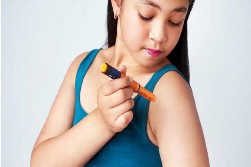High Blood Sugar Control Tips: আখরোট অত্যন্ত একটি স্বাস্থ্যকর খাবার ৷ এতে হার্ট ভাল থাকে ৷ ব্লাডসুগারও নিয়ন্ত্রিত থাকে ৷ যাঁদের হাই ব্লাডসুগার তাঁরা আখরোট জলে ভিজিয়ে সকালে খেতে পারেন ৷ আখরোট ব্লাডসুগার নিয়ন্ত্রিত করে অতি সহজেই ৷ প্রতীকী ছবি ৷