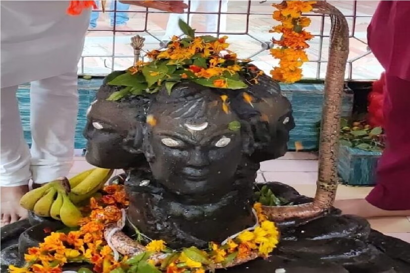  শিবের নগরী ছোট কাশী মান্ডিতে তৈরি প্রাচীন মন্দিরের এক সমৃদ্ধশালী ইতিহাস রয়েছে৷ মন্দিরে স্থাপিত পঞ্চমুখী শিবের প্রতিমার জন্যে এই মন্দিরের নাম পঞ্চবক্ত্র নাম দেওয়া হয়েছে৷ কোনও অজানার শিল্পীর অপূর্ব শিল্প কর্ম৷