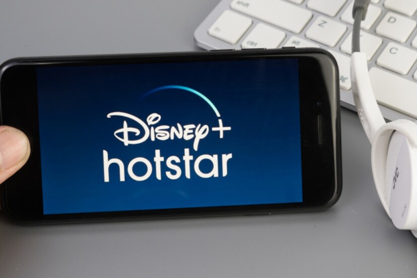 স্ট্রিমিং প্ল্যাটফর্ম Disney+ Hotstar এবার Netflix-এর মতো পদ্ধতি অনুসরণ করে ভারতে তাদের প্রিমিয়াম গ্রাহকদের মধ্যে পাসওয়ার্ড শেয়ারিং সীমিত করার পরিকল্পনা করছে। অর্থাৎ Netflix-এর মতো Disney+ Hotstar ভারতে বন্ধ করতে চলেছে অ্যাকাউন্ট শেয়ারিং।