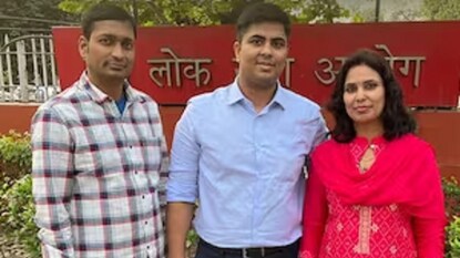 প্রেমে ছ্যাঁকাই বদলে দিল জীবন ! আইএএস অফিসার আদিত্য আজ মনপোড়াদের সান্ত্বনা প্রেমে ছ্যাঁকাই বদলে দিল জীবন ! আইএএস অফিসার আদিত্য আজ মনপোড়াদের সান্ত্বনা