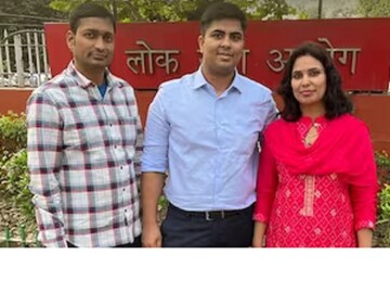 প্রেমে ছ্যাঁকাই বদলে দিল জীবন ! আইএএস অফিসার আদিত্য আজ মনপোড়াদের সান্ত্বনা