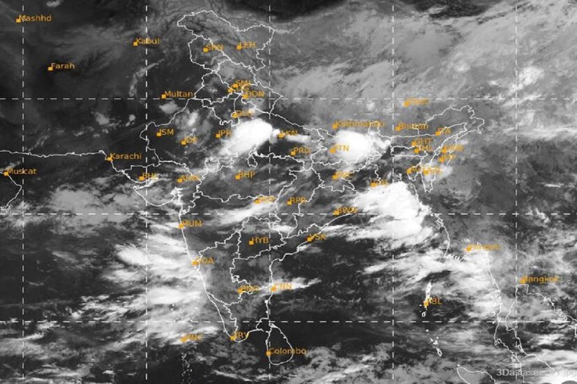 ১৬ জুলাই নাগাদ উত্তর পশ্চিম বঙ্গোপসাগরে তৈরি হতে পারে নতুন সাইক্লোনিক সার্কুলেশন৷  ইতিমধ্যেই একাধিক অ্যাক্টিভ সাইক্লোনিক সার্কুলেশন দেশের নানা প্রান্তে তৈরি হয়ে রয়েছে৷ Photo Courtesy- IMD/Satellite Image 