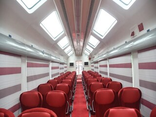 Indian Railways:  রেলের ভাড়ায় বড়সড় বদল। 