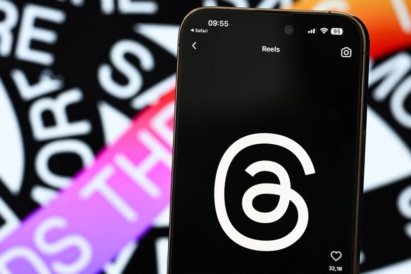 Apple App Store মারফত এর খবর মিলেছে, সেখানে Instagram-এর অধীনস্থ অ্যাপ হিসেবে উঠে এসেছে Thread-এর নাম। দেখা গিয়েছে লোগো এবং কামিং সুন নোটও।