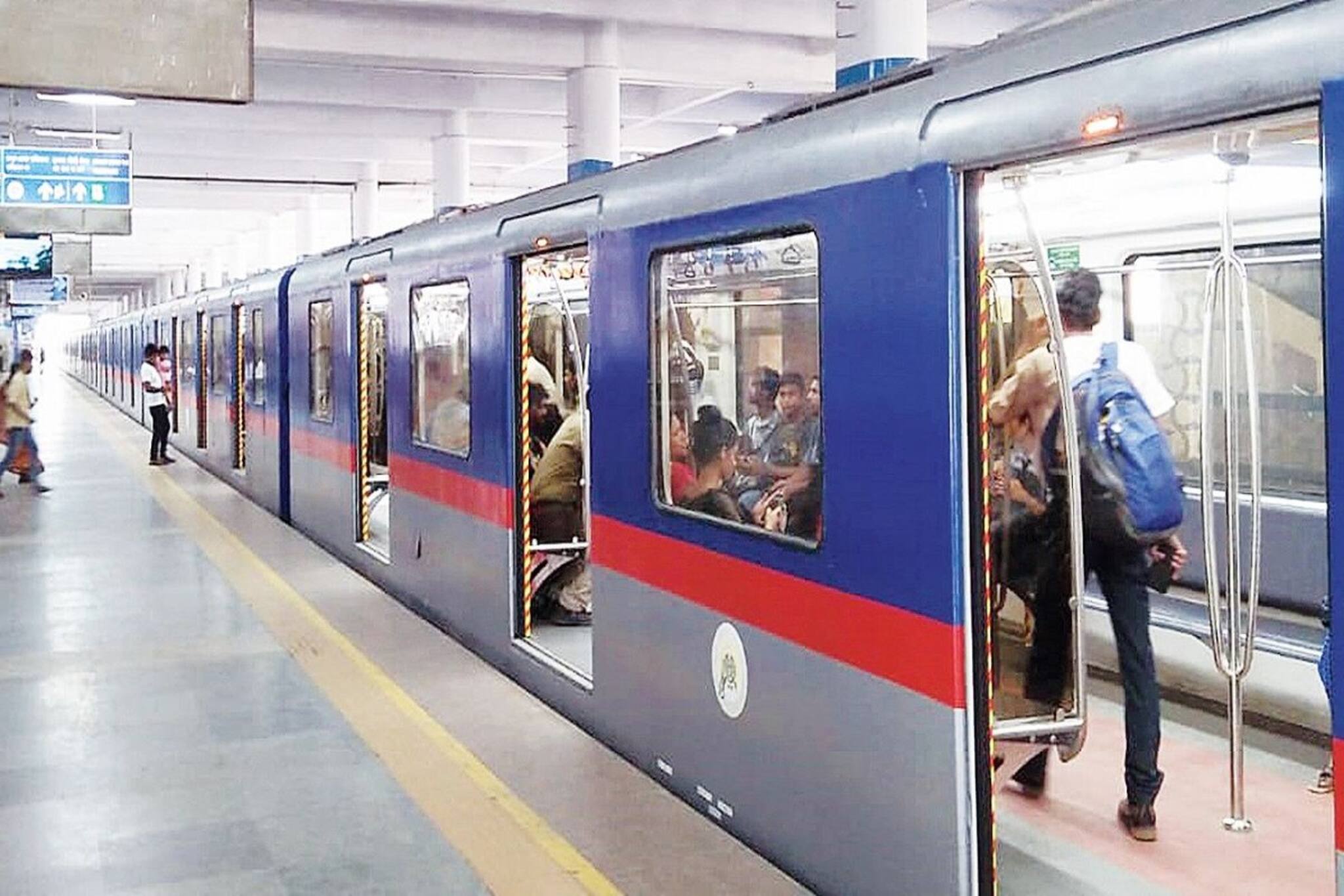 শহরে ফের মেট্রো বিভ্রাট, গিরিশ পার্ক থেকে ময়দান পর্যন্ত বন্ধ রইল মেট্রো পরিষেবা