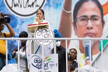 অমর একুশে স্পেশ্যাল টি-শার্ট বাজারে সুপারহিট! দেখুন