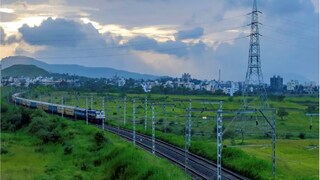 মণিপুরে খাদ্য সামগ্রী পাঠানোর কাজ শুরু করল ভারতীয় রেল