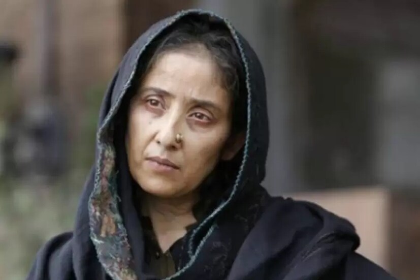 ‘‘যেদিন আমি আত্মবিশ্বাস পাব সিঙ্গেল মা হওয়ার জন্য, সেদিন এটা করতে পারি। কিন্তু আমার স্বাস্থ্য, বিভিন্ন ইচ্ছা, একাধিক আগ্রহের কথা মাথায় রেখে বলব, স্বাধীন জীবনটা উপভোগ করছি। যদি সব কিছু ত্যাগ করতে পারি এবং একজন মা হওয়ার জন্য প্রস্তুত হতে পারি, সেটা করব।’’