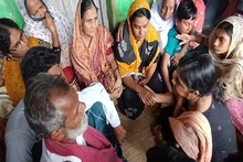 মৃত সিপিআইএম কর্মী রাজিবুল শেখের বাড়িতে মীনাক্ষী মুখার্জি, বিস্ফোরক দাবি