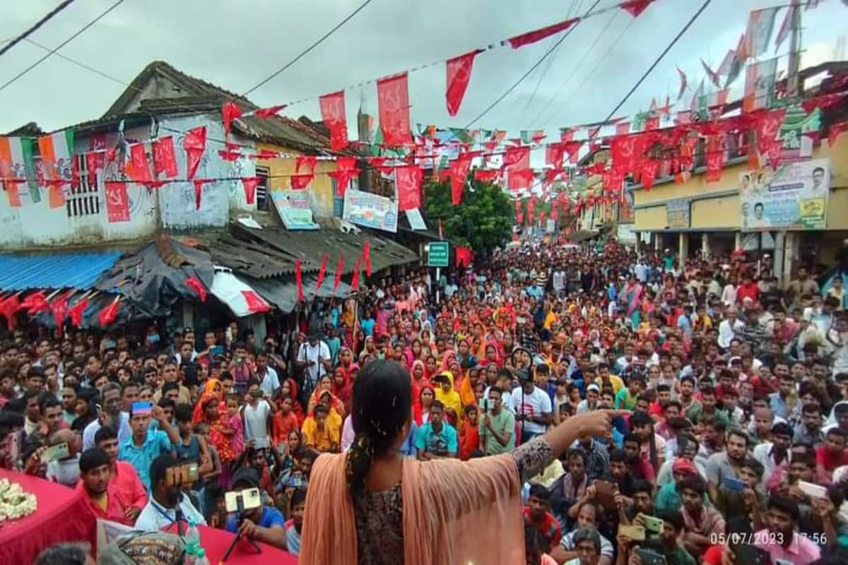 মীনাক্ষীর সভায় জনসমাগম