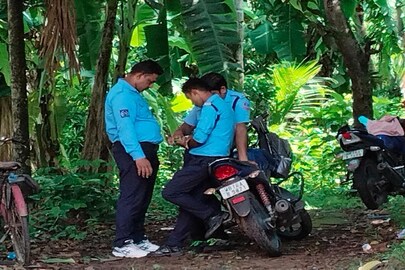গেম খেলতে ব্যস্ত?