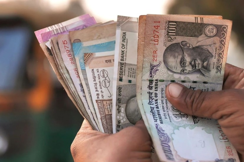 কী ভাবে UPI ATM থেকে টাকা তোলা যায়- &gt;&gt; প্রথমেই আপনাকে ঠিক করতে হবে কত টাকা নগদ তুলতে হবে। &gt;&gt; এর পরে, আপনার দ্বারা নির্বাচিত পরিমাণ অনুযায়ী, আপনি আপনার স্ক্রিনে একটি QR কোড দেখতে পাবেন।