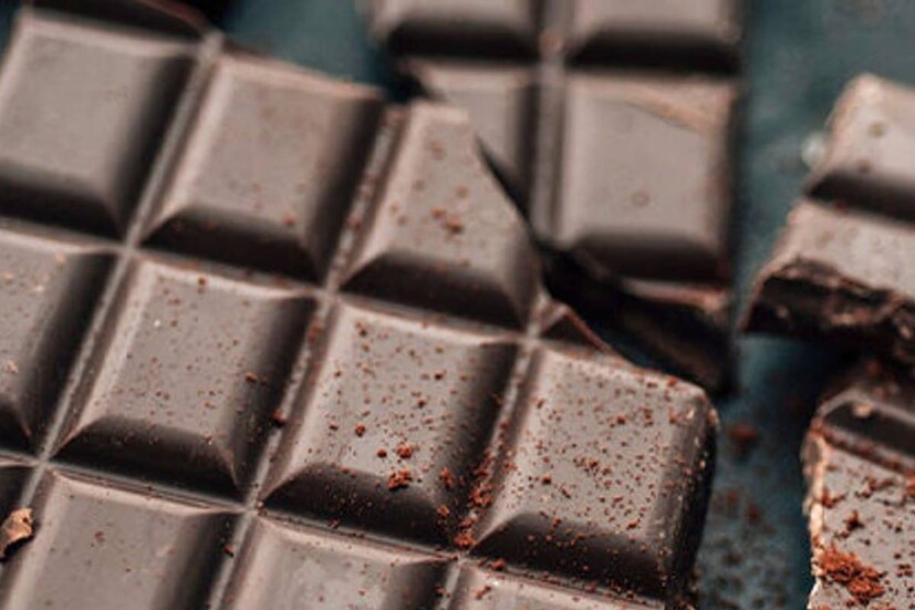 চকোলেটপ্রেমীদের জন্য দুঃসংবাদ। বিশ্ব জুড়ে ইতিমধ্যেই দাম বেড়েছে চকোলেটের। জানা যাচ্ছে, লোভনীয় এই মিষ্টিমুখের স্বাদ আরও মহার্ঘ্য হতে চলেছে। চকোলেটপ্রেমীদের জন্য দুঃসংবাদ। বিশ্ব জুড়ে ইতিমধ্যেই দাম বেড়েছে চকোলেটের। জানা যাচ্ছে, লোভনীয় এই মিষ্টিমুখের স্বাদ আরও মহার্ঘ্য হতে চলেছে।