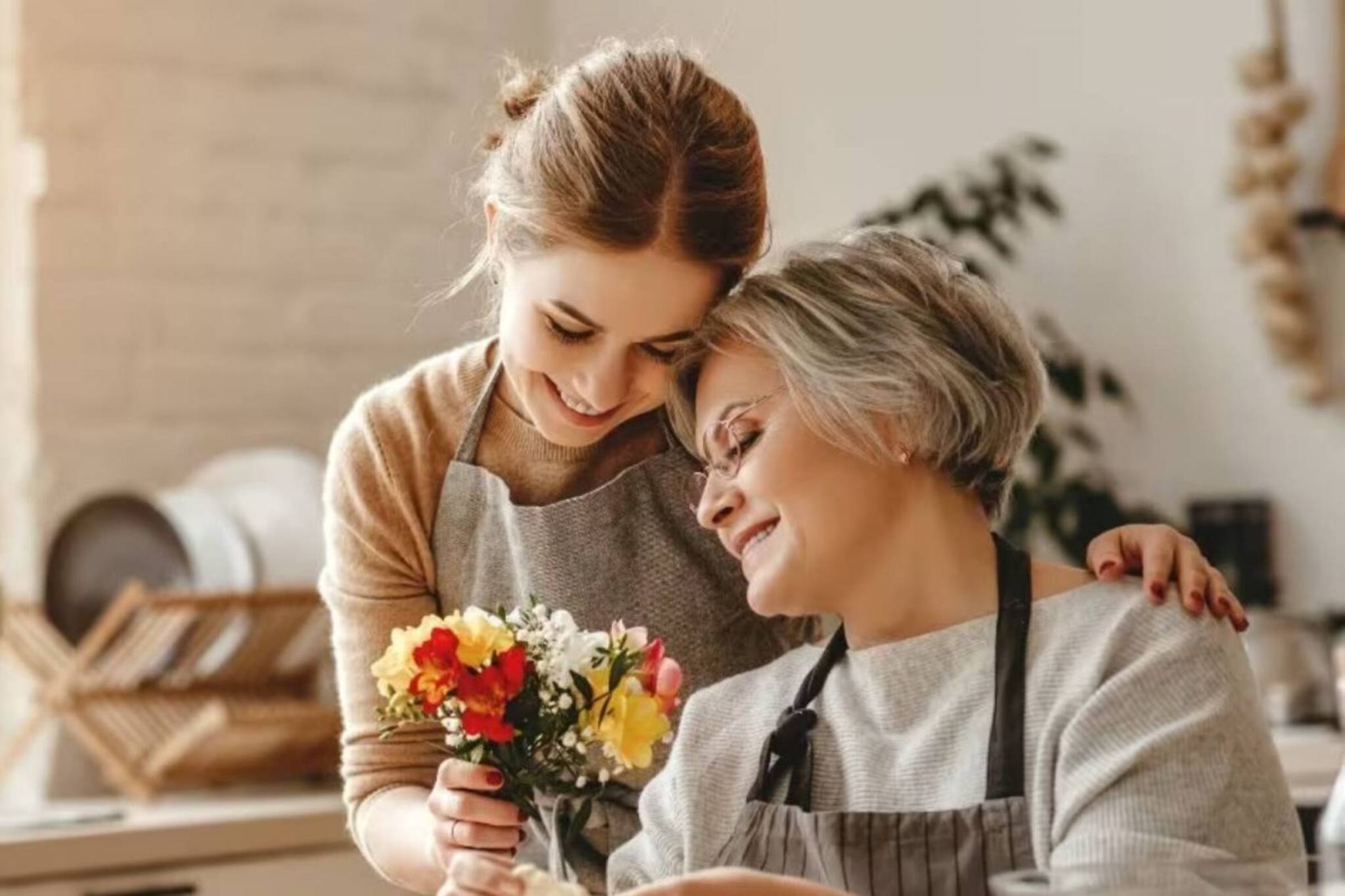 শাশুড়ির সঙ্গে কিছুতেই সহজ হচ্ছে না সম্পর্ক? পুত্রবধূ হিসেবে মনে রাখুন সহজ টিপস