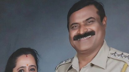 স্ত্রী এবং ভাইপোকে খুন করে আত্মঘাতী হলেন পুলিশের উচ্চপদস্থ কর্তা স্ত্রী এবং ভাইপোকে খুন করে আত্মঘাতী হলেন পুলিশের উচ্চপদস্থ কর্তা