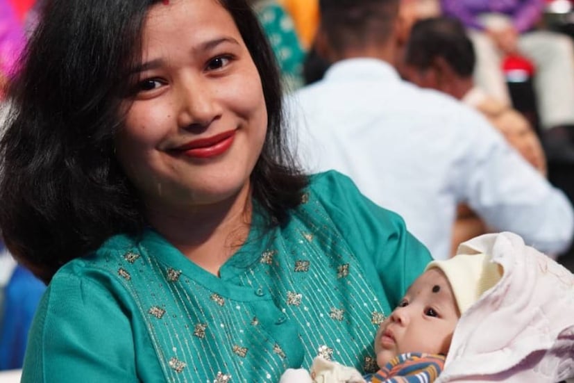 এক সাক্ষাৎকারে গায়ক জানিয়েছিলেন, তাঁরা কলকাতার নামী হাসপাতালে চিকিৎসা করিয়েছেন তাঁদের শিশুকন্যার। কিন্তু কোনও চেষ্টাই সফল হল না। বাবা-মাকে রেখে না ফেরার দেশে চলে গেল ছোট্ট ইভলিন।