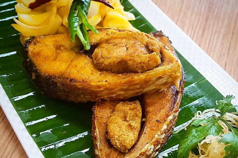 এতে কোলেস্টেরলের মাত্রাও বেশি৷ তাই যাদের কোলেস্টেরলের সমস্যা রয়েছে, তাদেরও ইলিশ মাছের ডিম খাওয়া এড়িয়ে চলা উচিত৷