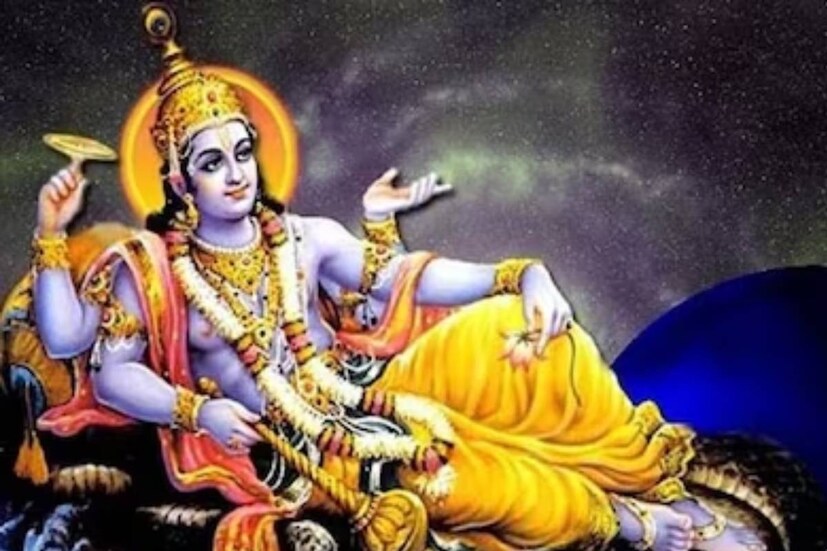 এই পুণ্য তিথিতে ভক্তরা উপবাস ব্রত পালন করেন৷ পাশাপাশি প্রার্থনা, মন্ত্রপাঠের মতো রীতিনীতি পালন করা হয়৷ 