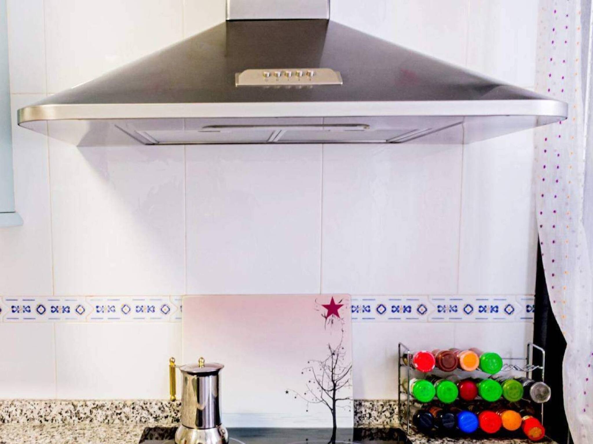 How to maintain Chimney in Kitchen: মেকানিক আর ডাকতে হবে না এখন থেকে, দেখে নিন খুব সহজে চিমনি ঠিক করার উপায়!