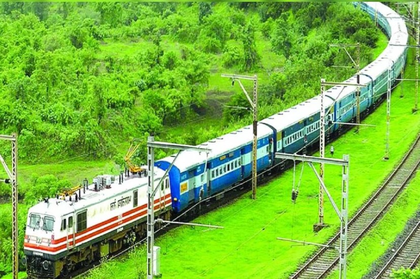 কলকাতা স্টেশন থেকে ট্রেনটি রওনা হয়ে আন্দুল, মেচেদা, খড়্গপুর, মেদিনীপুর, বাঁকুড়া, পুরুলিয়া, রাঁচি, বোকারো স্টিল সিটি, ধানবাদ, হাজারিবাগ রোড, কোডার্মা, গয়া, সাসারাম ও দীনদয়াল উপাধ্যায় স্টেশনে দাঁড়াবে ট্রেনটি। 
