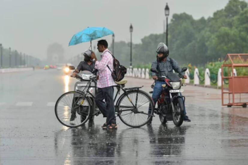 জম্মু কাশ্মীর, উত্তরাখণ্ড, হিমাচল প্রদেশ, পঞ্জাব, হরিয়ানা এবং দিল্লিতে জারি করা হয়েছে রেড অ্যালার্ট। শনিবার চণ্ডীগড়ে বৃষ্টি হয়েছে ৩০২ মিলিমিটার। অম্বালায় ২২০ মিলিমিটার, হিমাচল প্রদেশে ১৬০ মিলিমিটার এবং ধর্মশালায় ১২০ মিলিমিটার বৃষ্টি হয়েছে।