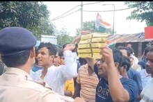 কংগ্রেসের প্রতীকে ছাপ দেওয়া ব্যালট পেপার উদ্ধারে উত্তপ্ত বিডিও অফিস
