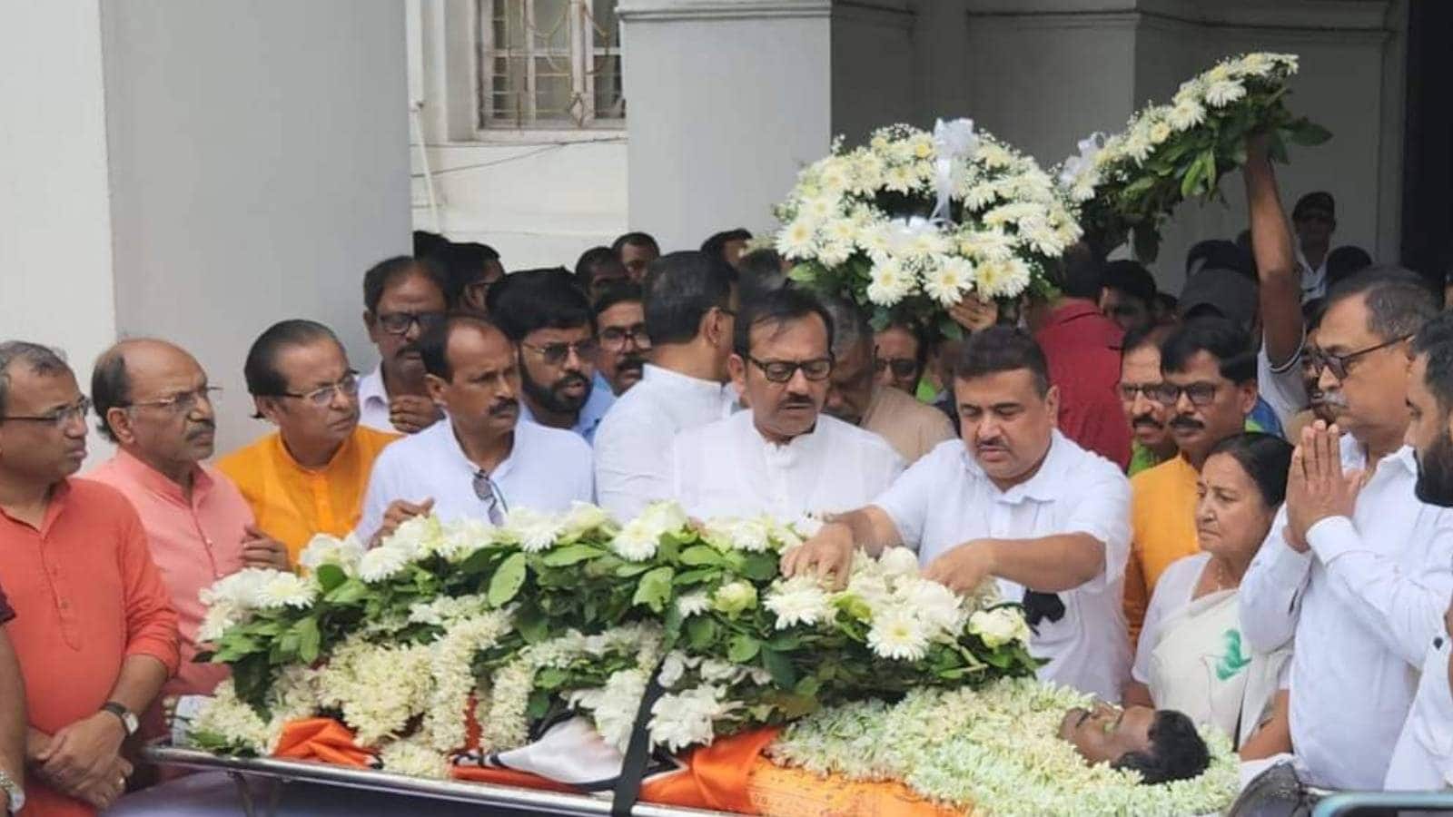 বিজেপি বিধায়কের প্রয়াণে রাজনৈতিক সৌজন্যের ছবি বিধানসভায়