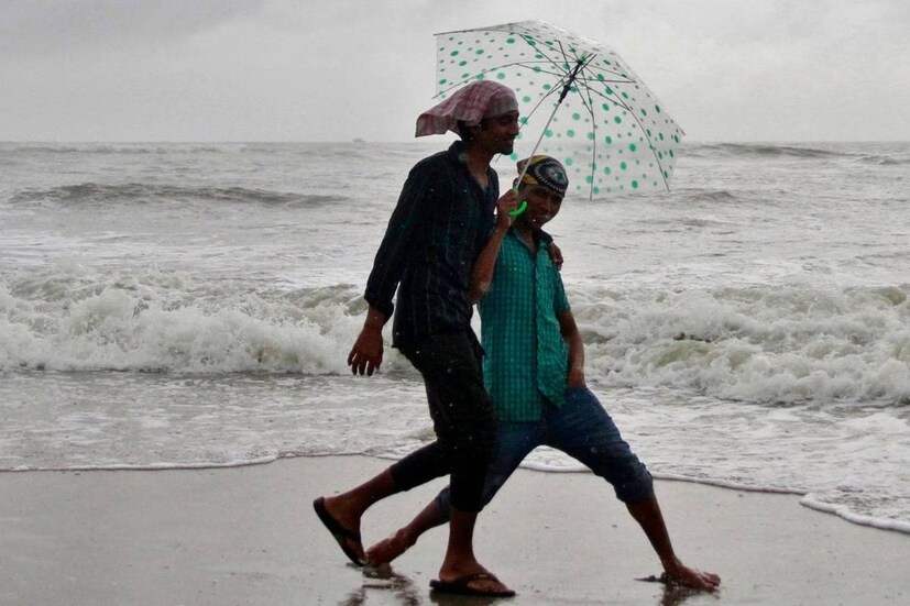 কেরলের ১২ জেলায় জারি করা হয়েছে কমলা সতর্কতা। তিরুঅনন্তপুরমে সবুজ সতর্কতা, কোল্লামে হলুদ সতর্কতা জারি করেছে আবহাওয়া দফতর। ইড়ুক্কি ও কুন্নুরে লাল সতর্কতা জারি রয়েছে।