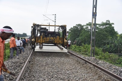 বর্ষায় রেলওয়ে ট্র্যাক নিয়ে বিশেষ ভাবে নজরদারি