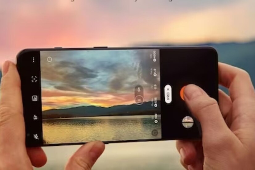 দাম কম করার পরে OnePlus 10 Pro-এর দাম এখন ৮ জিবি RAM ভ্যারিয়েন্টের জন্য ৫৬,৯৯৯ টাকা এবং ১২ জিবি RAM ভ্যারিয়েন্টের জন্য ৬১,৯৯৯ টাকা রাখা হয়েছে। এই ক্ষেত্রে জেনে রাখা প্রয়োজন যে, এই স্মার্টফোনটি ২০২২ সালের মার্চ মাসে ৬৬,৯৯৯ টাকার প্রাথমিক মূল্যে লঞ্চ করা হয়েছিল, যা এর ৮ জিবির দাম। অন্য দিকে, এর ১২ জিবি ভ্যারিয়েন্ট ৭১,৯৯৯ টাকায় লঞ্চ করা হয়েছিল।