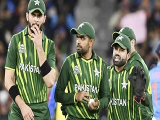 পাকিস্তান বোর্ডকে মাইনে বাড়ানোর আর্জি বাবরদের