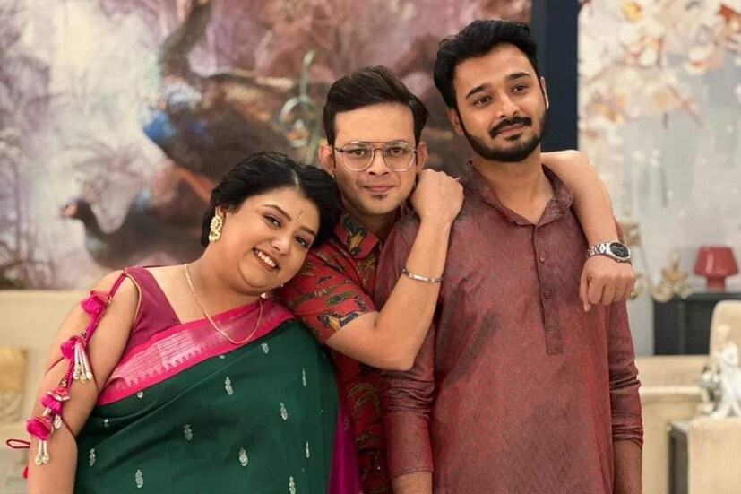 তিনি আরও বলেন, 'আমাকে এত ভালবাসা দেওয়ার জন্য আমার পাশে থাকার জন্য আপনাদের অনেক ধন্যবাদ। নতুন আপডেট নিয়ে আবার আমি শীঘ্রই ফিরে আসব।'